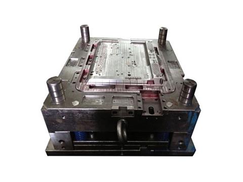 金型