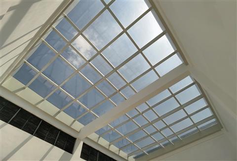 Photovoltaic Vacuum Skylight